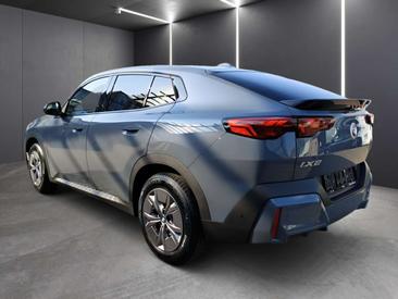 BMW IX2 EDrive20 — photo 5