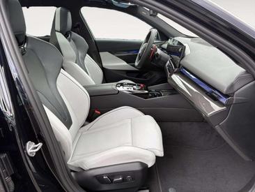 BMW M5 Touring Touring — photo 15