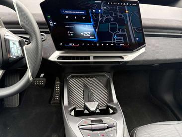 BMW iX3 — photo 11