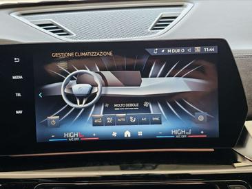 BMW X2 SDrive20d — photo 22