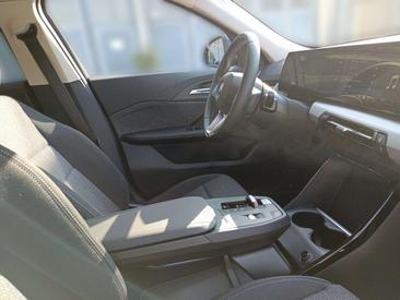BMW IX2 EDrive20 — photo 22