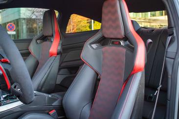 BMW M4 CSL — photo 13
