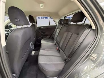 Volkswagen T-Roc Crossover 2.0 TDI DSG 4Motion — photo 13