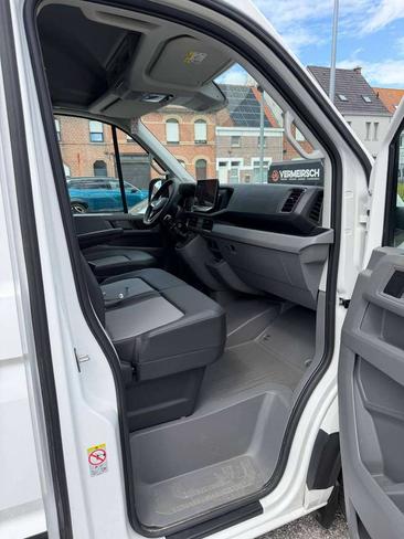 Volkswagen Crafter Van 2.0 TDI 140 — photo 10