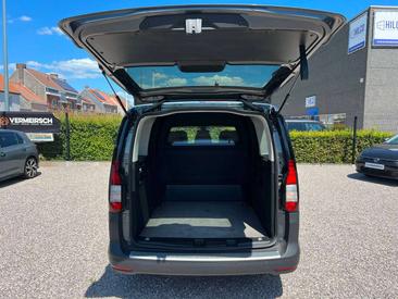 Volkswagen Caddy Van 2.0 TDI — photo 11