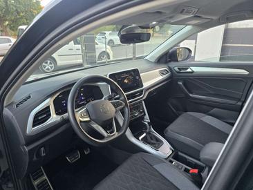 Volkswagen T-Roc 1.5 ETSI — photo 11