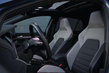 Volkswagen Golf Berline GTE — photo 6