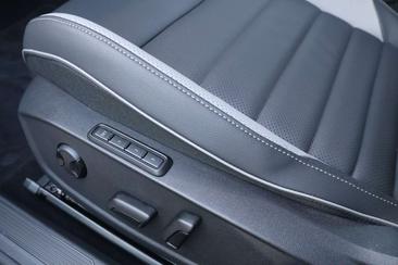 Volkswagen Golf Berline GTE — photo 11