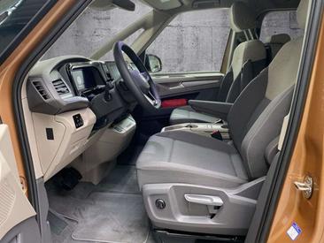 Volkswagen Multivan Van 2.0 TDI — photo 8