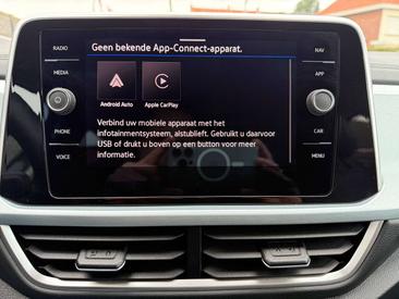 Volkswagen T-Roc TSI — photo 10
