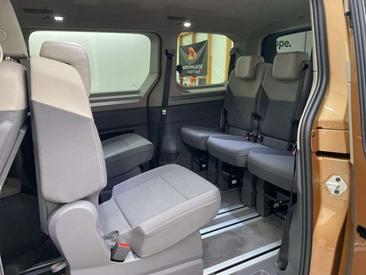 Volkswagen Multivan Van 2.0 TDI — photo 11