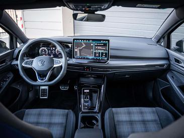 Volkswagen Golf Berline GTE — photo 11