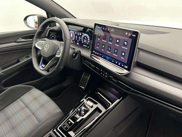 Volkswagen Golf Berline GTE — photo 6