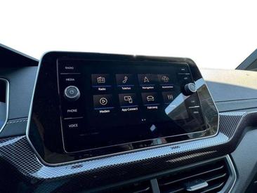 Volkswagen T-CROSS 1.5 TSI — photo 8
