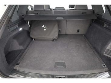 Volkswagen Touareg R EHybrid — photo 15