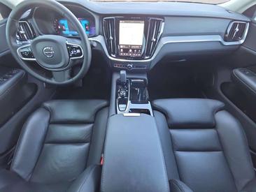 Volvo S60 Berline T8 Recharge AWD — photo 4