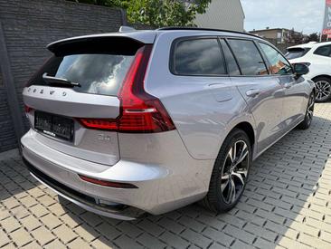 Volvo V60 B4 Plus — photo 4