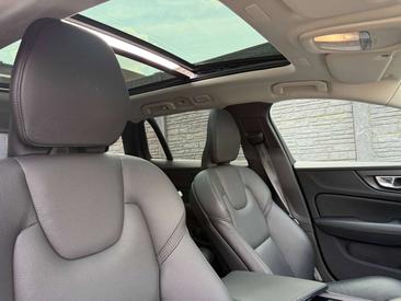 Volvo V60 B4 Plus — photo 7