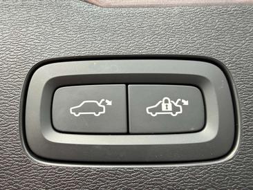 Volvo V60 B4 Plus — photo 13