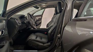 Volvo S90 Berline B4 — photo 9