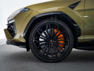 Lamborghini Urus SE — photo 9
