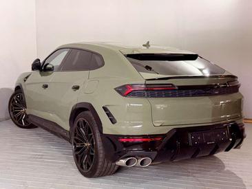 Lamborghini Urus SE — photo 9