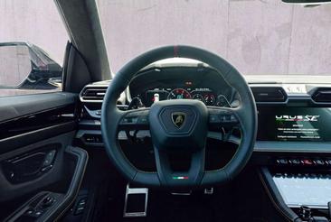 Lamborghini Urus SE — photo 9