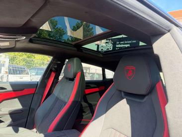 Lamborghini Urus — photo 13