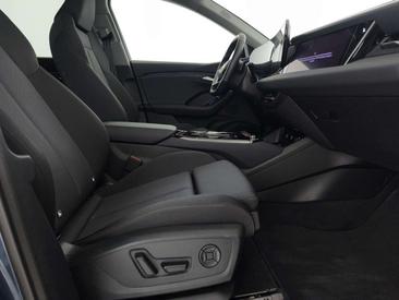 Audi Q6 E-tron S-LINE — photo 12