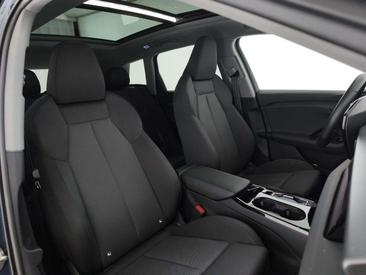 Audi Q6 E-tron S-LINE — photo 13