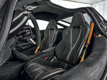 McLaren 750S — photo 8