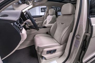 Bentley Bentayga V8 — photo 6
