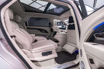 Bentley Bentayga V8 — photo 9