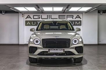 Bentley Bentayga V8 — photo 11
