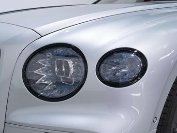 Bentley Flying Spur Berline V8 — photo 9