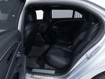 Bentley Flying Spur Berline V8 — photo 15