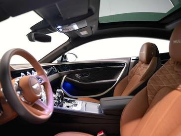 Bentley Continental GT Mulliner — photo 11