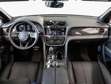 Bentley Bentayga V8 — photo 8