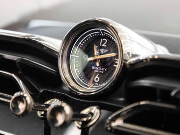 Bentley Bentayga V8 — photo 15
