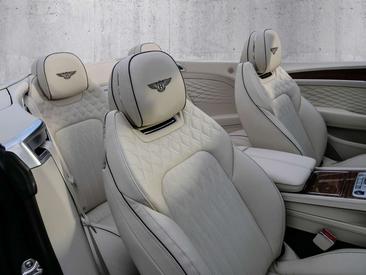 Bentley Continental GTC Cabriolet V8 — photo 13