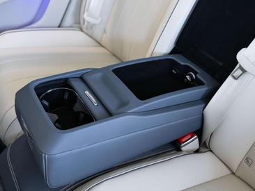 Bentley Flying Spur Berline V8 — photo 18