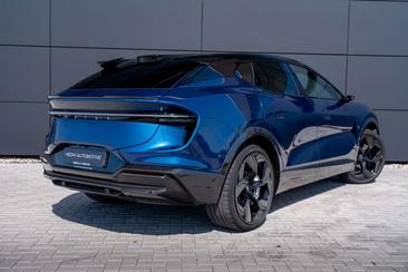 Lotus Eletre — photo 2