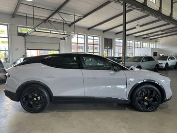 Lotus Eletre — photo 5