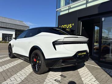 Lotus Eletre — photo 3