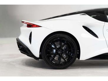 Lotus Emira V6 SE — photo 6