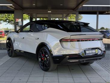 Lotus Eletre — photo 6