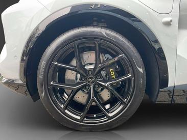 Lotus Eletre — photo 10