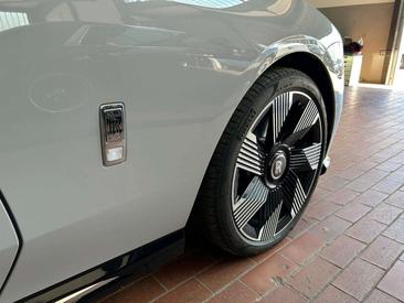 Rolls-Royce Spectre — photo 14