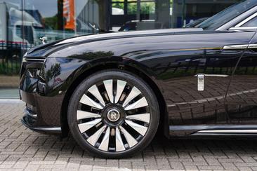 Rolls-Royce Spectre — photo 34