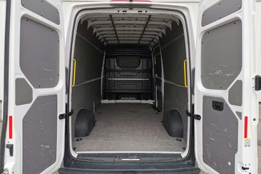 Volkswagen Crafter — photo 6